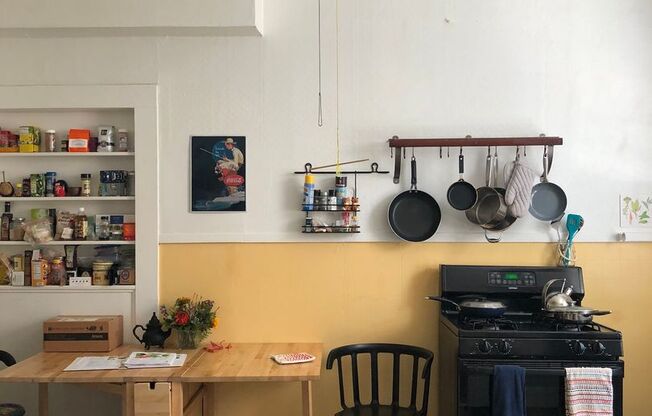 906 W 22nd St (LO)