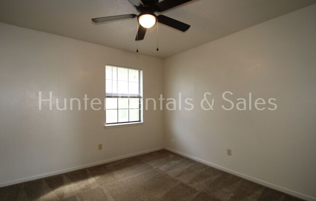 2 beds, 1.5 baths, $725