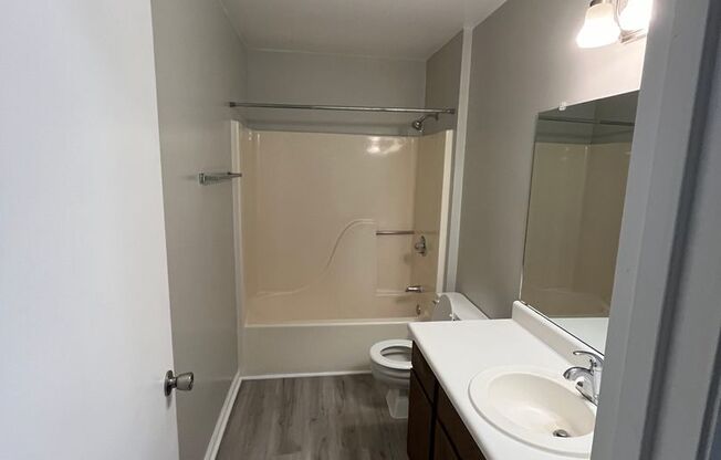 1 bed, 1 bath, 650 sqft, $1,000, Unit 622 O