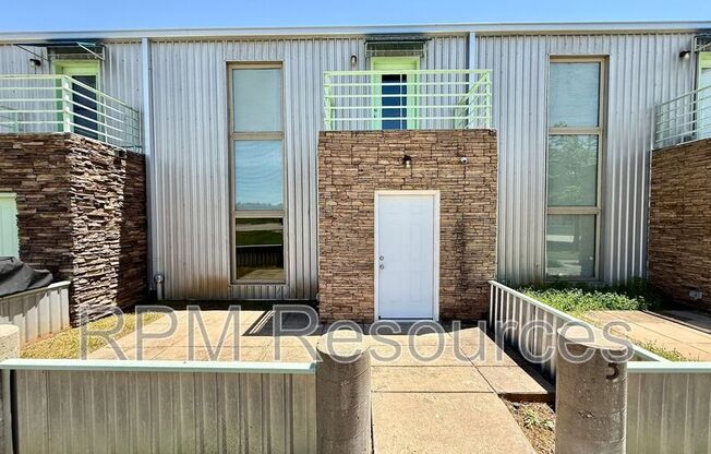 300 Summit Ridge C