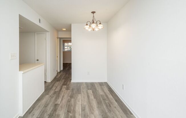 1 bed, 1 bath, 656 sqft, $875, Unit 18