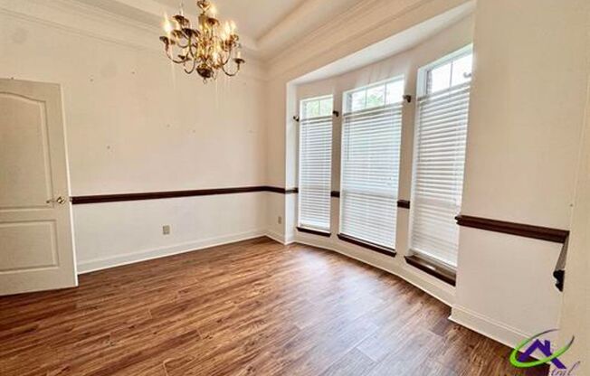 1127 Alderly Lane
