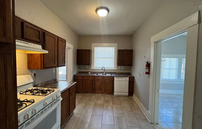 Half off the first Full Months rent .Close to LSU and Barksdale Air Force Base...