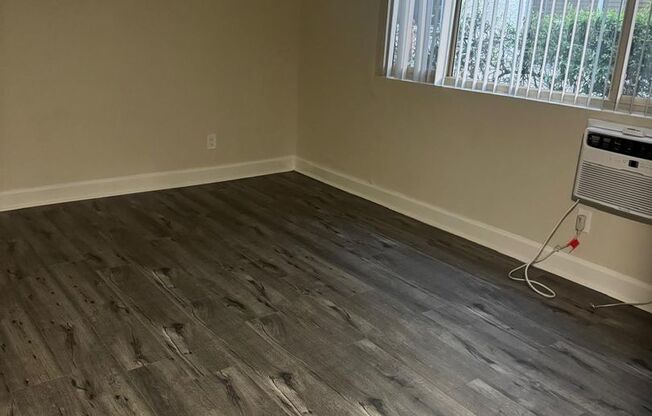 4324 Mammoth Ave LLC