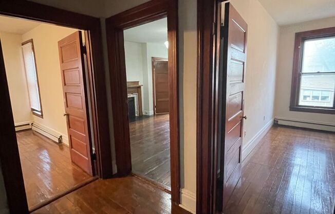 2 beds, 1 bath, $1,700