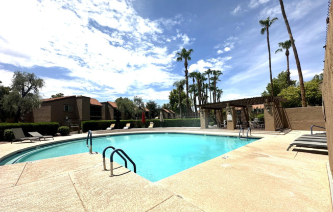 2 beds, 2 baths, $2,500, Unit #107
