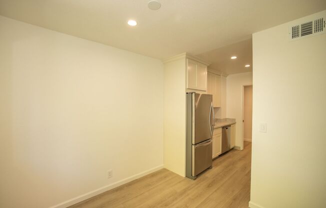 Completely Remodeled 2 Bed, 2 Bath Condo in Desirable Greenhouse Complex!