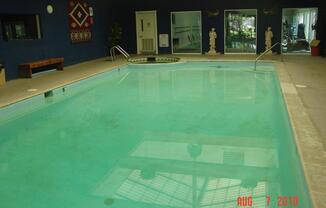 Great location off Leetsdale/Parker and Florida with lots of amenities such as pool, hot tub, club house, washer/dryer in building.