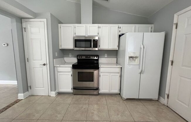 3 beds, 2 baths, $2,100