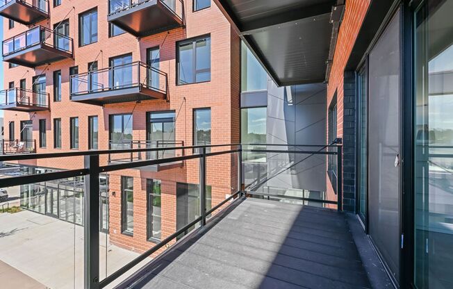 Studio, 1 bath, 380 sqft, $1,295, Unit 214