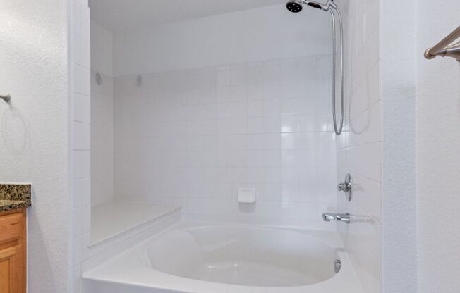 2 beds, 2 baths, $1,795, Unit UNIT 11304