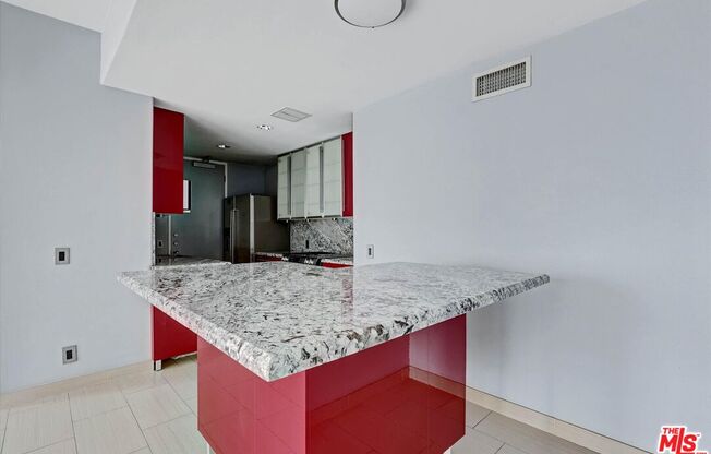 2 beds, 1.8 baths, 974 sqft, $4,200, Unit 1002