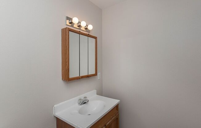 2 beds, 1 bath, 850 sqft, $795, Unit 3535 N Main Street Apt A-5
