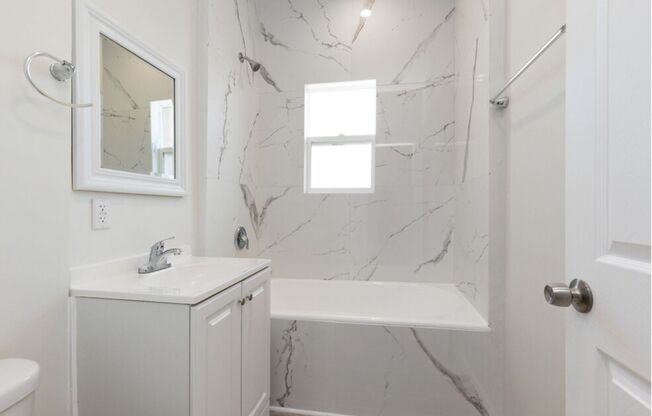 Studio, 1 bath, 450 sqft, $1,295, Unit 208