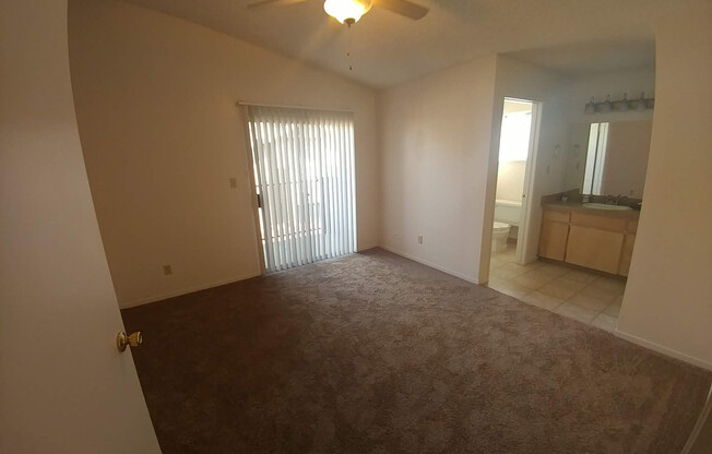 3 beds, 2 baths, 1,239 sqft, $2,015, Unit 1690-206