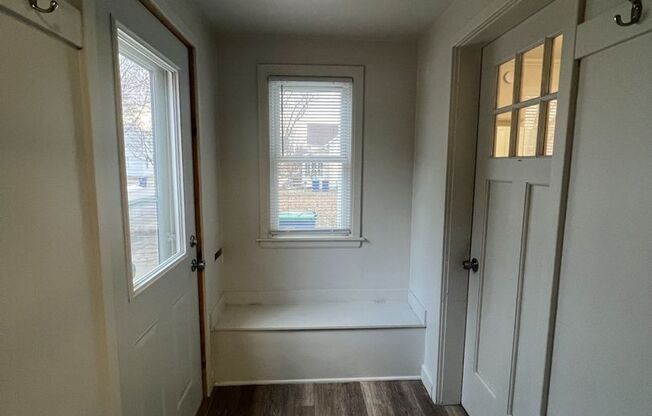 3 beds, 1 bath, $1,350