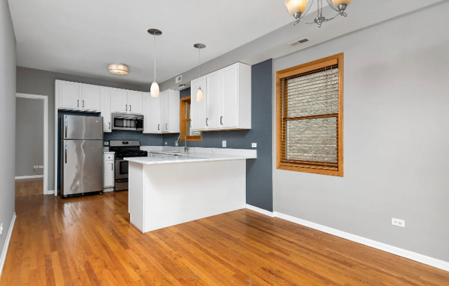 1966 W Diversey Pkwy Apt 2