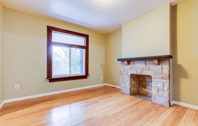AVAILABLE NOW - Traditional 4+ Bedroom Home Located in Mt. Washington! Ask how you can get up to one month of free rent!