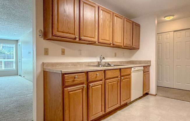 2bd/2bth Condo Located Near Northgate Station, $1,800/mo.