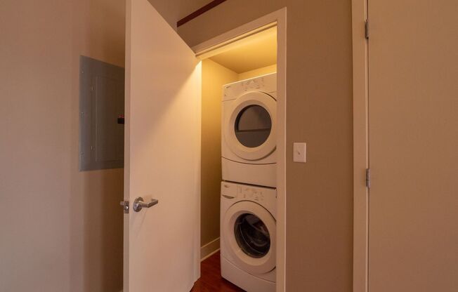 1 bed, 1 bath, 945 sqft, $1,590, Unit 308