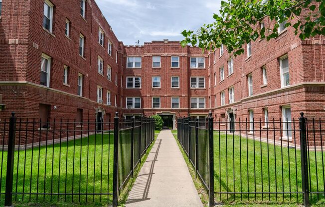 2 beds, 1 bath, 775 sqft, $1,895, Unit 4744-3A