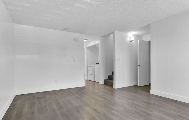 3 beds, 1.5 baths, 1,200 sqft, $1,750, Unit 5454-3
