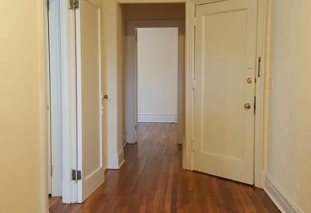 2 beds, 2 baths, 775 sqft, $2,025, Unit 410