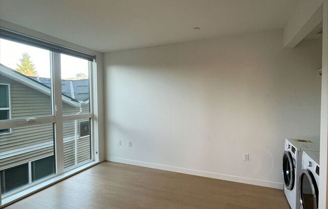 Studio, 1 bath, 241 sqft, $1,650, Unit 408
