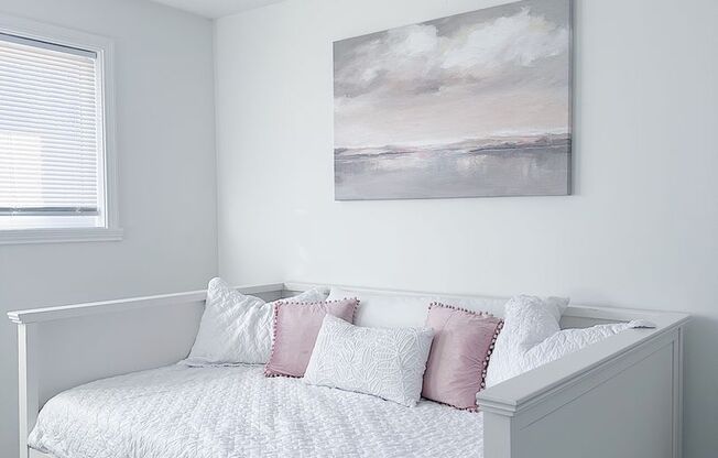 2 beds, 2 baths, 1,300 sqft, $1,299, Unit 3011