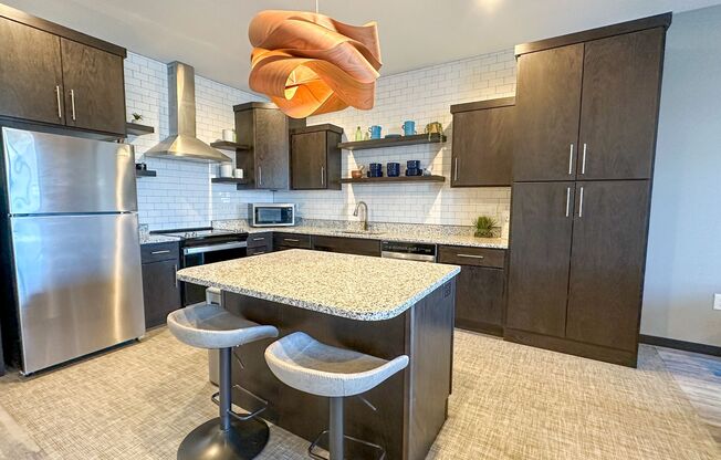 2 beds, 2 baths, 1,046 sqft, $1,850, Unit 215