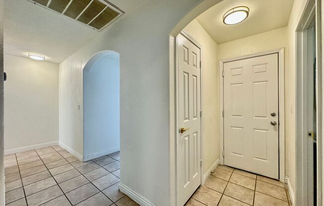 Home for Rent! 3beds W/ Pool! Recently renovated