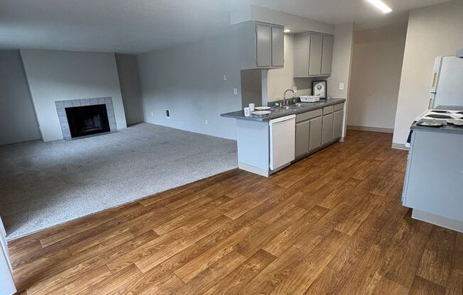 2 beds, 2 baths, 1,070 sqft, $1,445, Unit 10-204