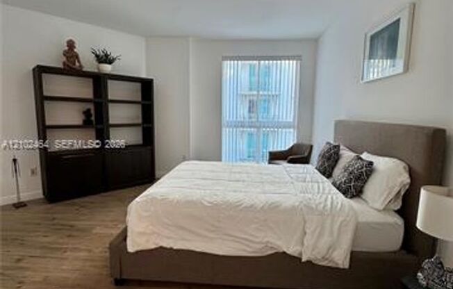 3 beds, 3 baths, $4,500, Unit # 301