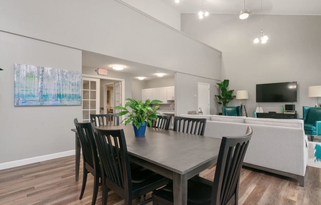 South Winds Apartments