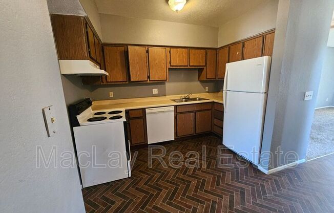 2801 E MONTE CRISTO AVE