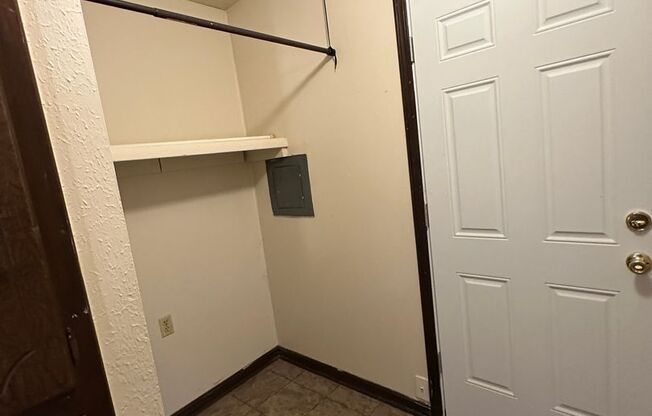 2 beds, 1 bath, $950