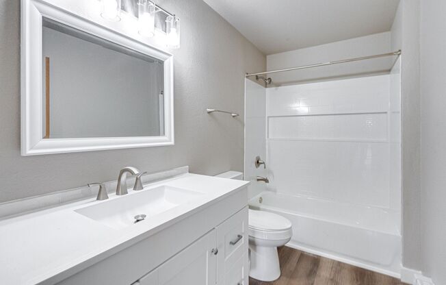 2 beds, 1 bath, 830 sqft, $1,099, Unit 207-08