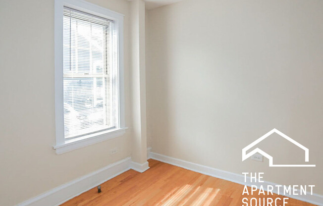 1615 W Berteau Ave