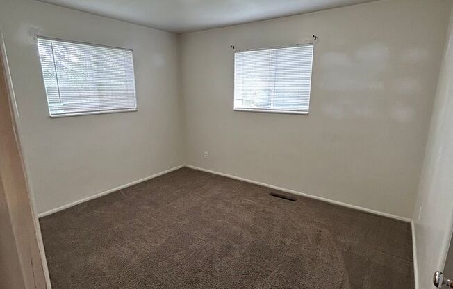 3 Bed/1.5 Bath in a Cul-de-sac by University Mall