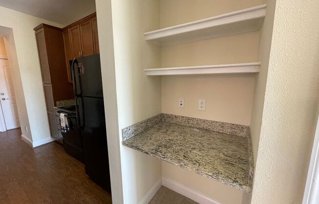 1 bed, 1 bath, 916 sqft, $1,600, Unit 00 - 221102M