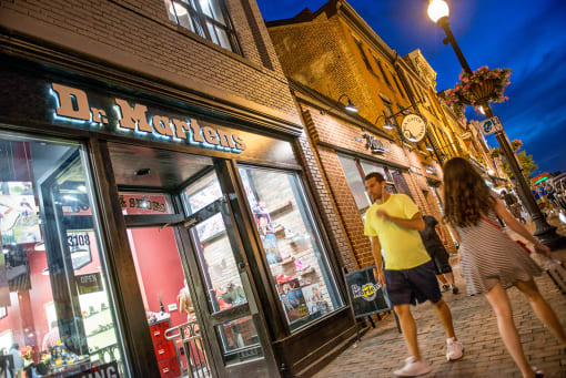 Enjoy Numerous Shopping And Dining at 2400 Pennsylvania Avenue Apartments, Washington, DC,20037