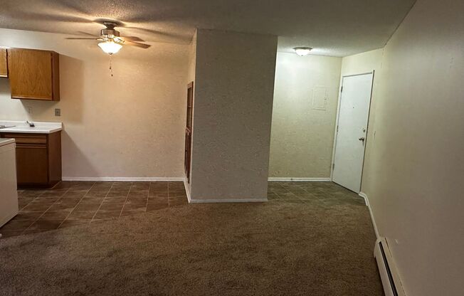 2 beds, 1 bath, 756 sqft, $1,250, Unit 822-304