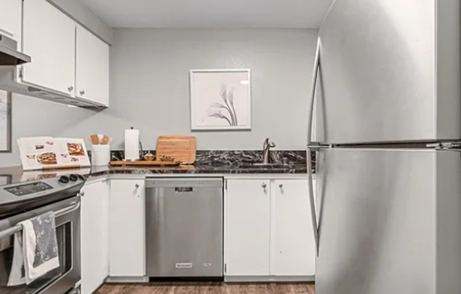 Charming Updated Ground-Floor 2 Bed - 1 Bath in Prime Kirkland Location