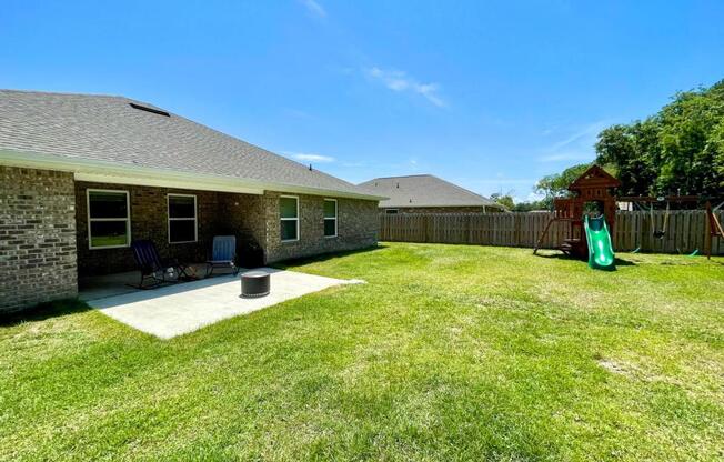1064 ENCLAVE CIR