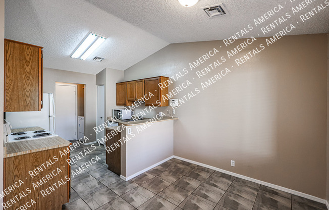 10010 N 66 AVE
