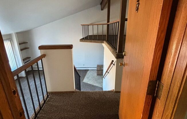 3 beds, 1.5 baths, 1,204 sqft, $1,569, Unit 5212 05