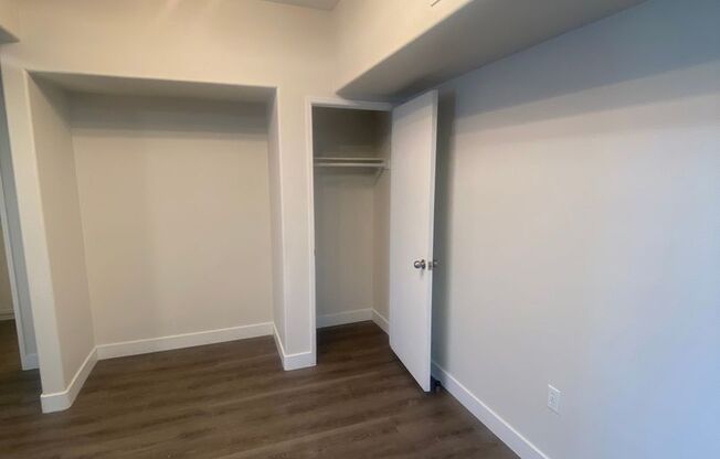 1 bed, 1 bath, $1,400, Unit 2058