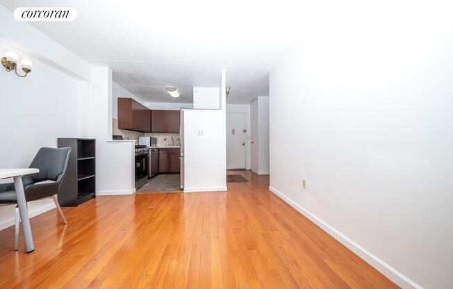 301 W 110 ST