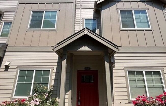 10308 SW Hollyridge Lane ~ Beautiful West Slope Tri-Level Condo