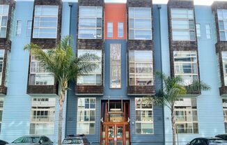 HUGE 2 Level 2br/1.5Ba Loft, High Ceilings, Laundry, Central Location! PROGRESSIVE